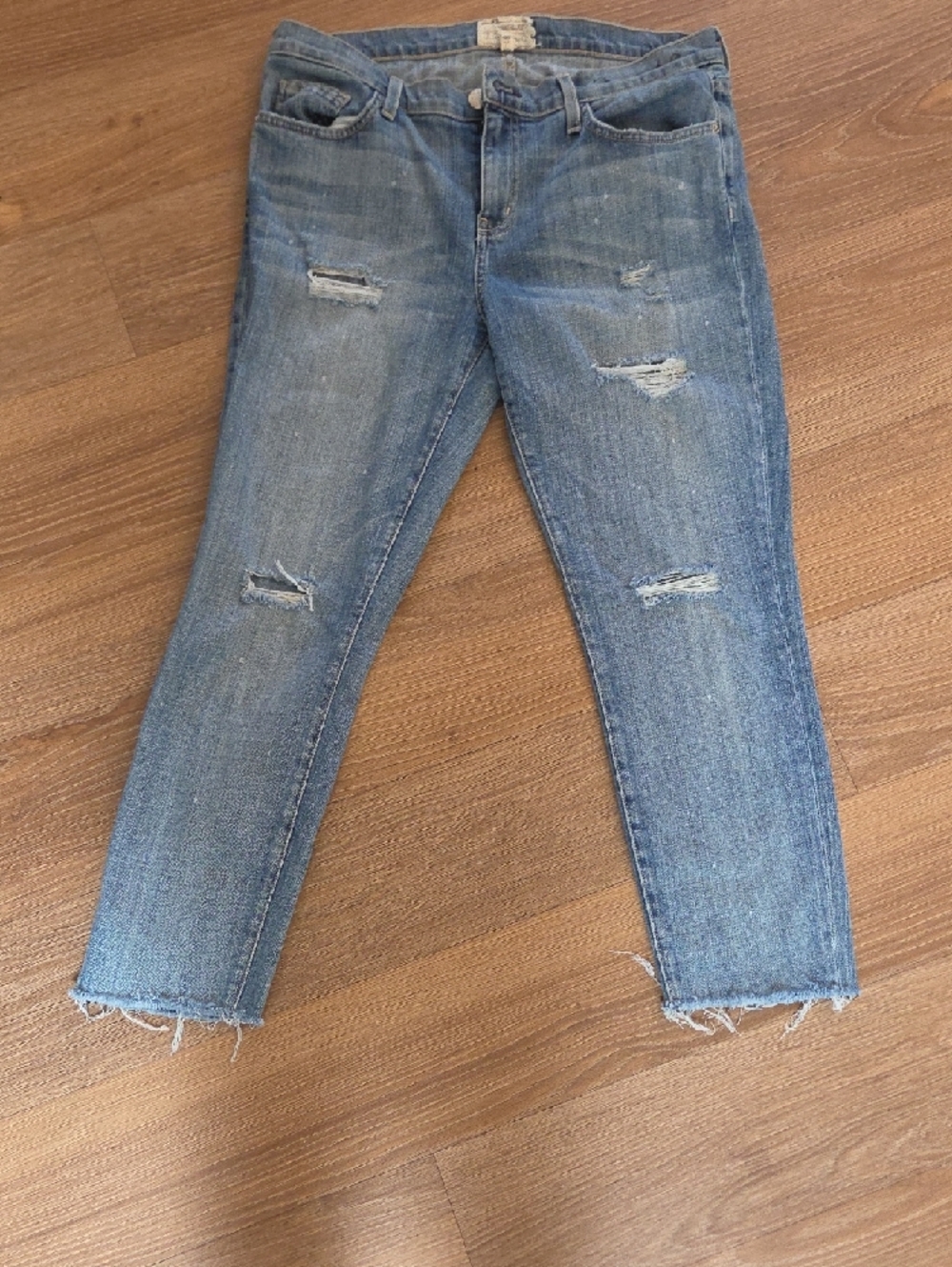 Current/Elliott Light Blue Distressed Cropped Jeans